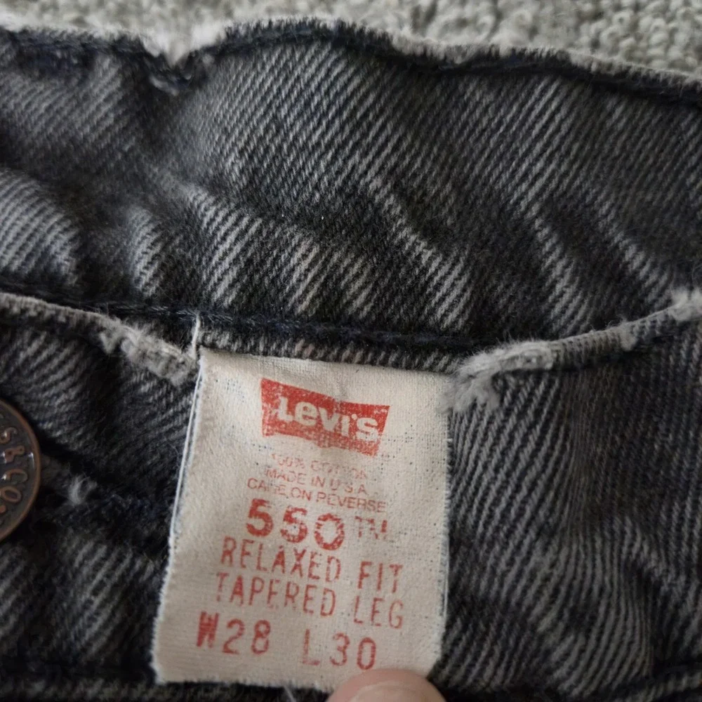 Vintage Levis 550 USA Made Relaxed Fit 28x30 Red Tab Jeans Black Faded